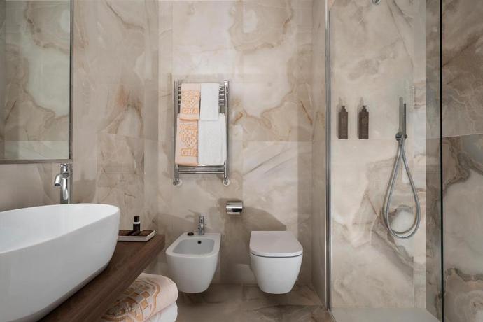 Imagen de la habitación del Hotel Grand Adriatico. Foto 6