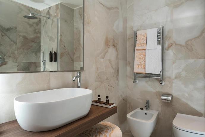 Imagen de la habitación del Hotel Grand Adriatico. Foto 8