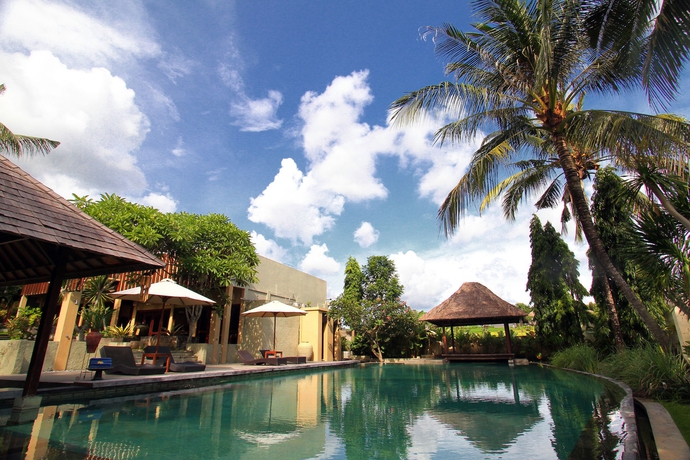 Imagen de la piscina del Hotel Grand Akhyati Villas and Spa. Foto 13