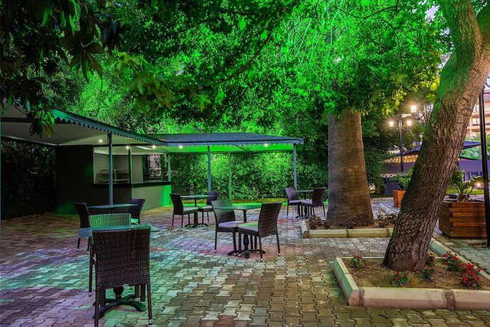 Imagen de los interiores del Hotel Grand Alisa &ndash; Ex.Royalisa. Foto 12