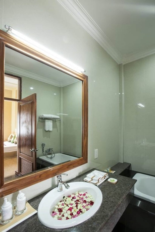 Imagen de la habitación del Hotel Grand Amara. Foto 8