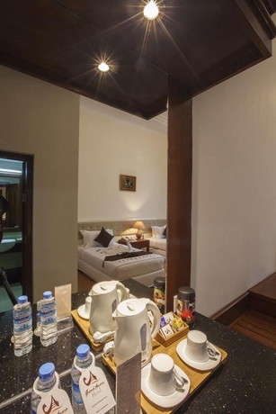 Imagen de la habitación del Hotel Grand Amara. Foto 10