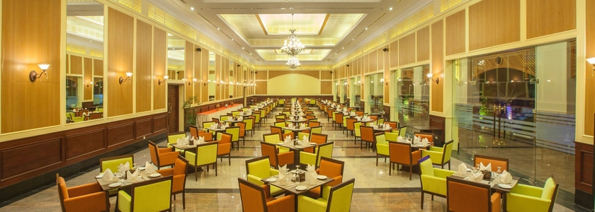 Imagen del bar/restaurante del Hotel Grand Amara. Foto 7