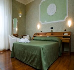 Imagen de la habitación del Hotel Grand Ambasciatori Wellness and Spa. Foto 3