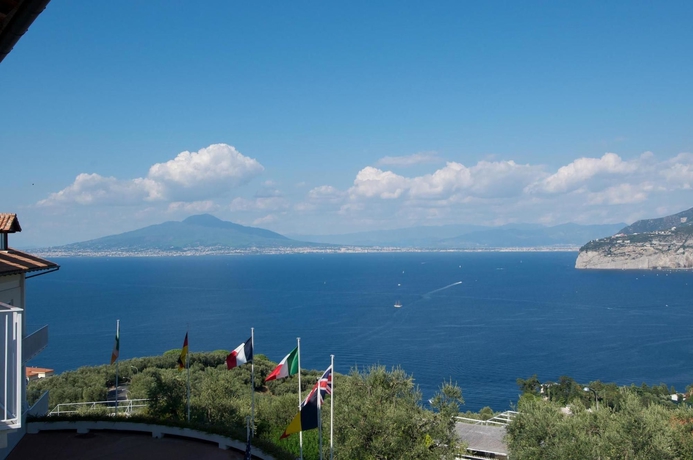 Imagen de los exteriores del Hotel Grand Aminta. Foto 4