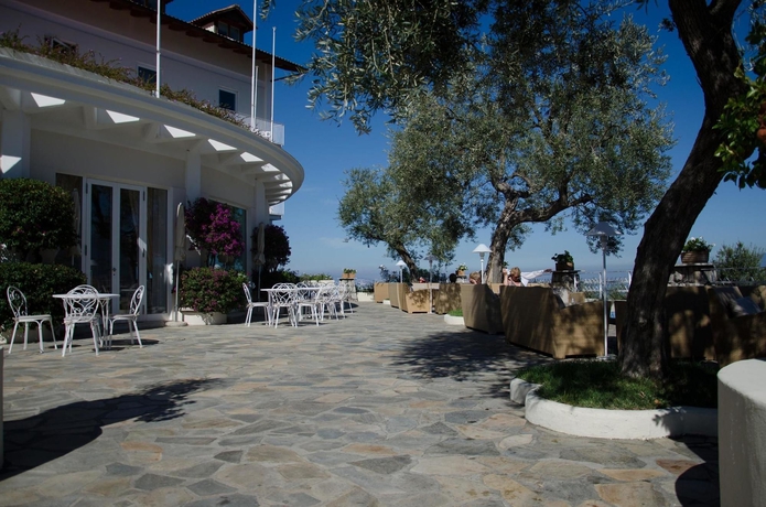 Imagen de los exteriores del Hotel Grand Aminta. Foto 15