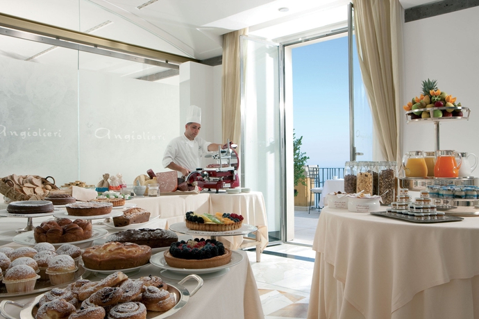 Imagen del bar/restaurante del Hotel Grand Angiolieri. Foto 3