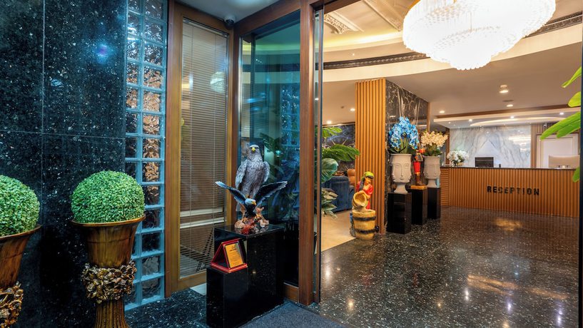 Imagen de los interiores del Hotel Grand Ani. Foto 12