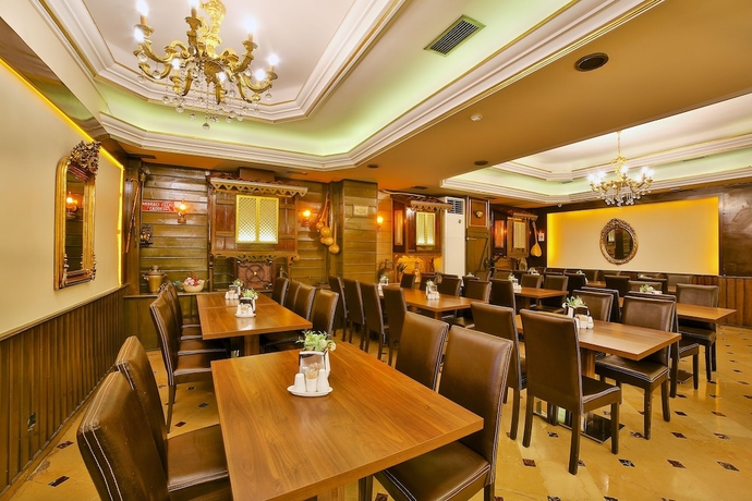 Imagen del bar/restaurante del Hotel Grand Ant. Foto 5