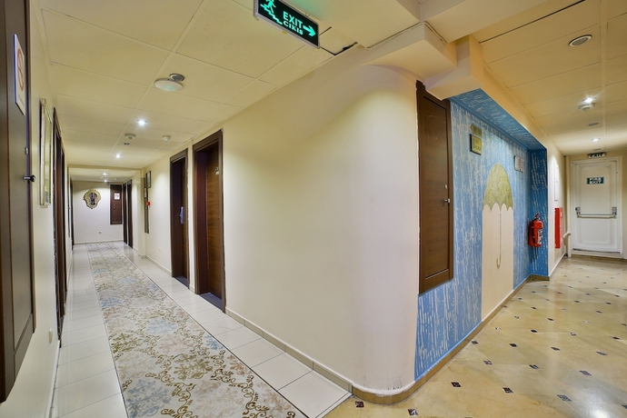 Imagen de los interiores del Hotel Grand Ant. Foto 18