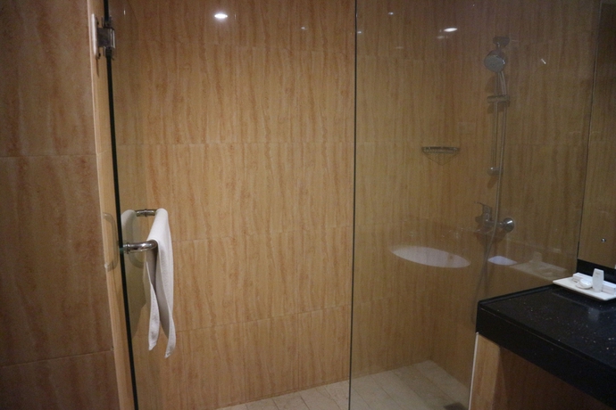 Imagen de la habitación del Hotel Grand Anugerah. Foto 13