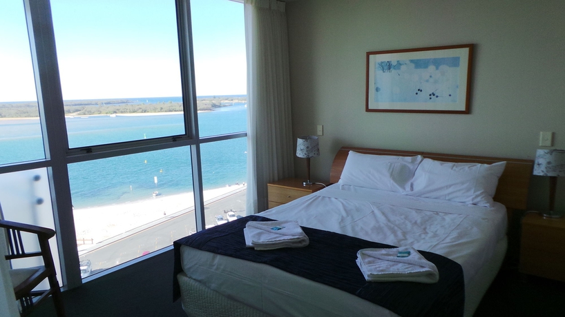 Imagen de la habitación del Hotel Grand Apartments, Labrador. Foto 5