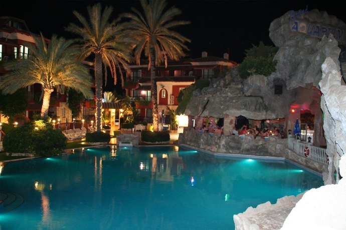 Imagen general del Hotel Grand Aquarium. Foto 7