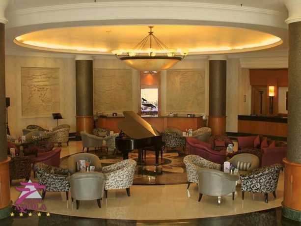 Imagen del bar/restaurante del Hotel Grand Aquila Bandung. Foto 2