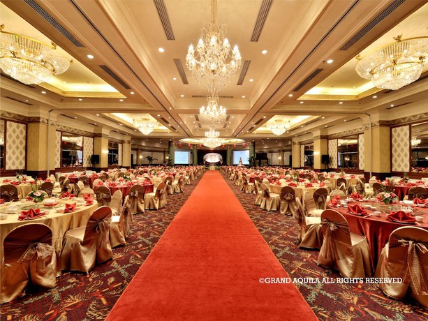Imagen de los interiores del Hotel Grand Aquila Bandung. Foto 18