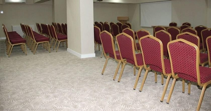 Imagen de los interiores del Hotel Grand Aras. Foto 14