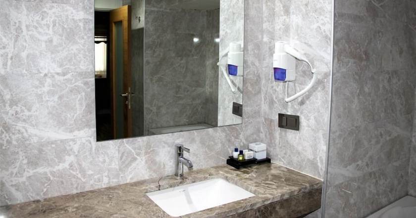 Imagen de la habitación del Hotel Grand Aras. Foto 4