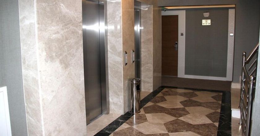 Imagen de los interiores del Hotel Grand Aras. Foto 17