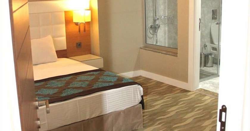 Imagen de la habitación del Hotel Grand Aras. Foto 9