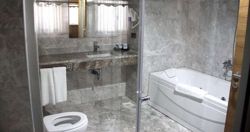 Imagen de la habitación del Hotel Grand Aras. Foto 12