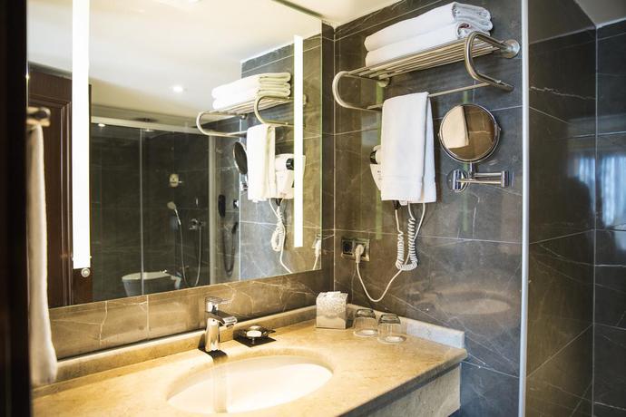 Imagen de la habitación del Hotel Grand Aras and Suites. Foto 2