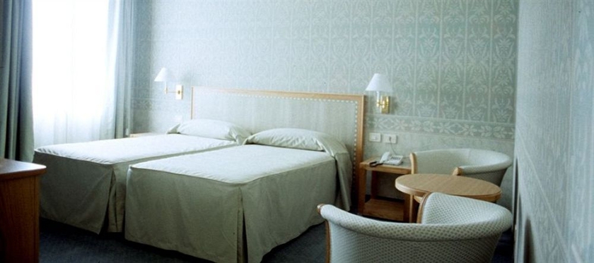 Imagen de la habitación del Hotel Grand Arenzano. Foto 3