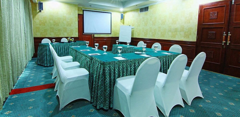 Imagen de los interiores del Hotel Grand Arkenso Parkview. Foto 10