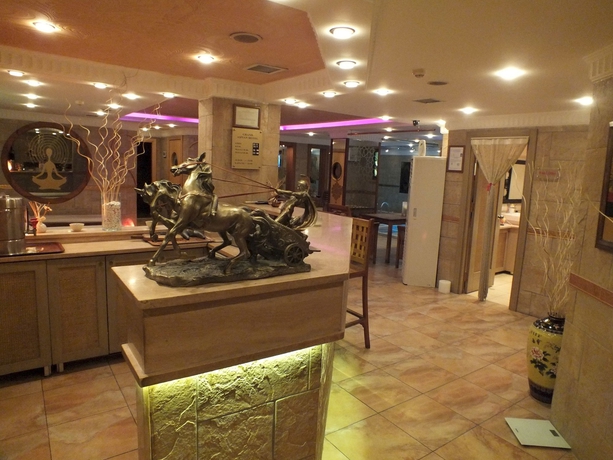 Imagen de los interiores del Hotel Grand Asiyan. Foto 7