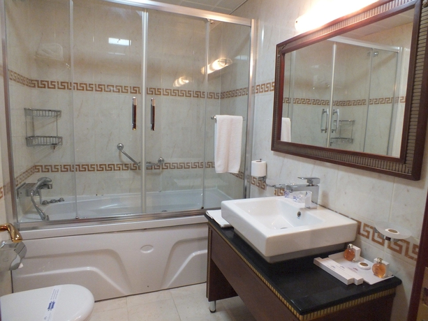 Imagen de la habitación del Hotel Grand Asiyan. Foto 5