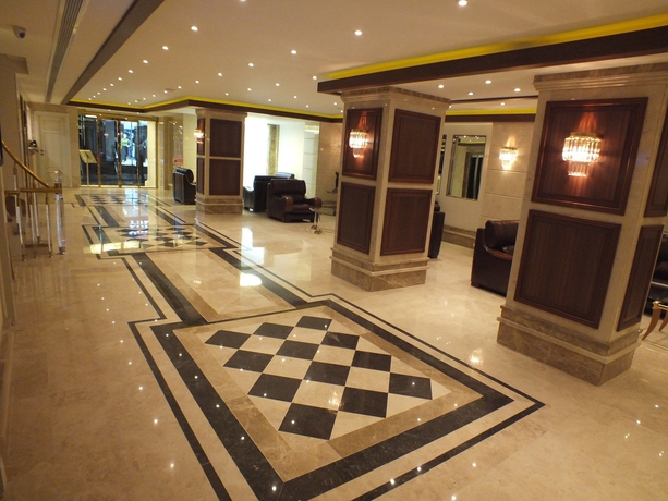Imagen de los interiores del Hotel Grand Asiyan. Foto 9