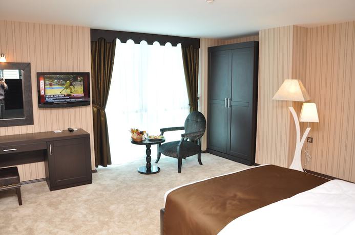 Imagen de la habitación del Hotel Grand Asos. Foto 13