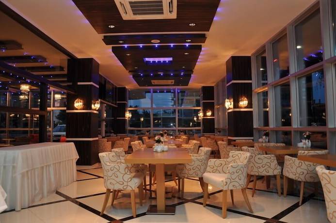 Imagen del bar/restaurante del Hotel Grand Asos. Foto 4