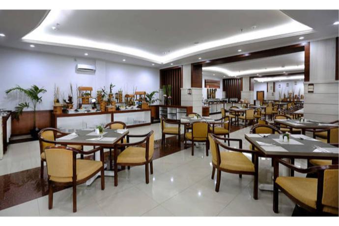 Imagen del bar/restaurante del Hotel Grand Asrilia Hotel Convention and Restaurant. Foto 3