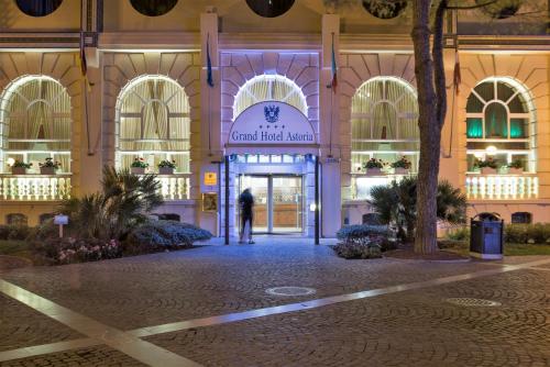 Imagen de los exteriores del Hotel Grand Astoria, Grado. Foto 11