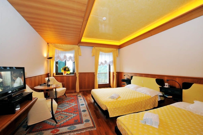 Imagen de la habitación del Hotel Grand Astoria, Tobia. Foto 6