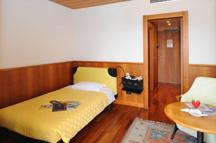 Imagen de la habitación del Hotel Grand Astoria, Tobia. Foto 7