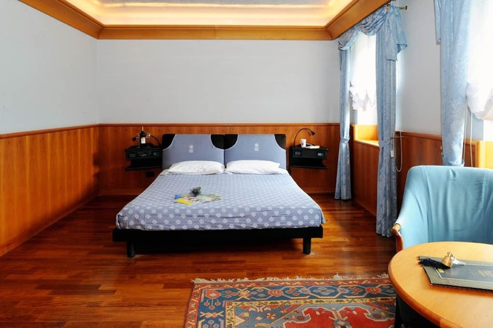 Imagen de la habitación del Hotel Grand Astoria, Tobia. Foto 9