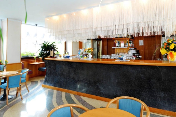 Imagen de los interiores del Hotel Grand Astoria, Tobia. Foto 12