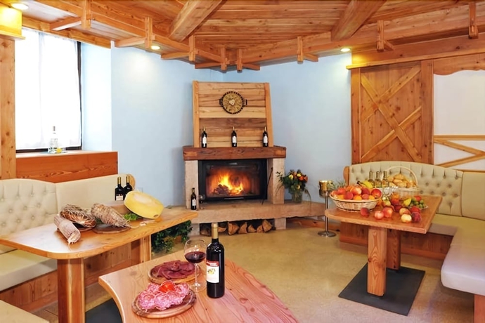 Imagen de los interiores del Hotel Grand Astoria, Tobia. Foto 15