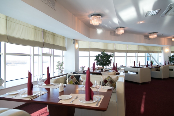Imagen del bar/restaurante del Hotel Grand Astrakhan. Foto 2
