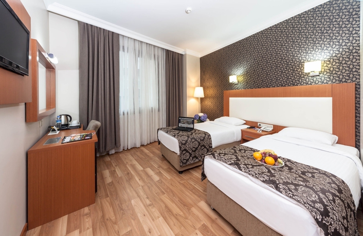 Imagen de la habitación del Hotel Grand Avcilar. Foto 13