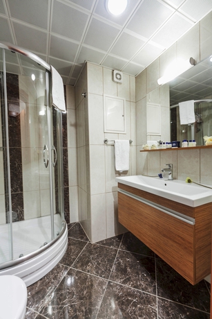 Imagen de la habitación del Hotel Grand Avcilar. Foto 14