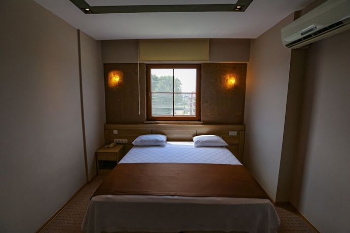 Imagen de la habitación del Hotel Grand Ayzek Otel. Foto 6