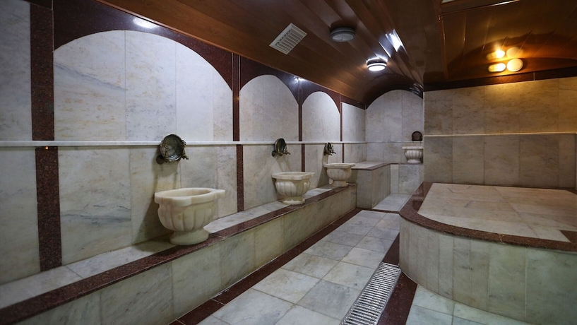 Imagen de los interiores del Hotel Grand Ayzek Otel. Foto 14