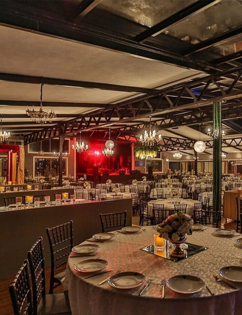 Imagen del bar/restaurante del Hotel Grand Ayzek Otel. Foto 4