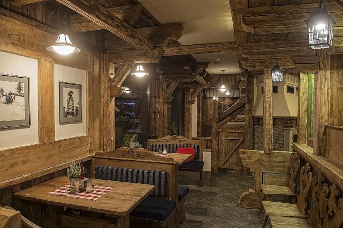 Imagen del bar/restaurante del Hotel Grand Bachledka Strachan. Foto 3