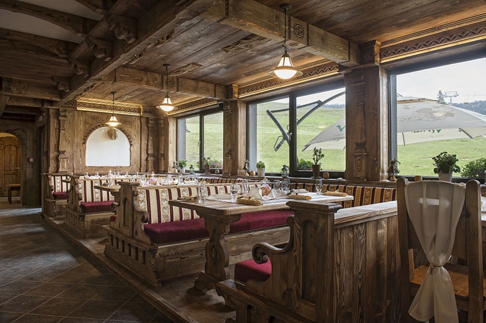 Imagen del bar/restaurante del Hotel Grand Bachledka Strachan. Foto 5