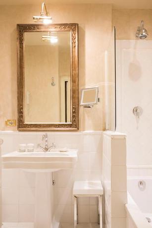 Imagen de la habitación del Hotel Grand Baglioni. Foto 2