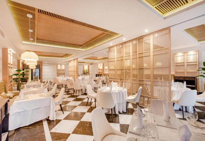 Imagen del bar/restaurante del Hotel Grand Bahia Principe El Portillo. Foto 18