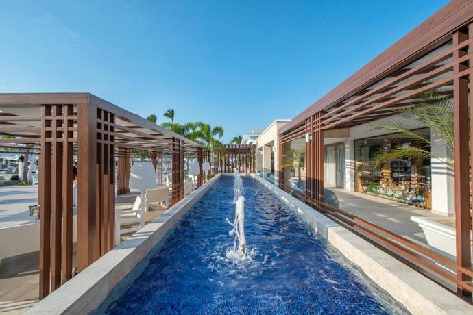 Imagen de los interiores del Hotel Grand Bahia Principe El Portillo. Foto 32